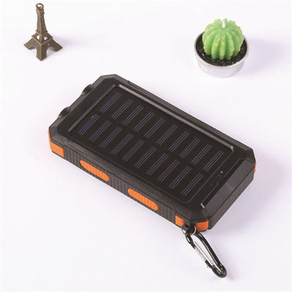 Solar Powerbank – Oplaadbaar – Met Zaklamp – Voor Buiten en Nood