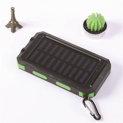 Solar Powerbank – Oplaadbaar – Met Zaklamp – Voor Buiten en Nood